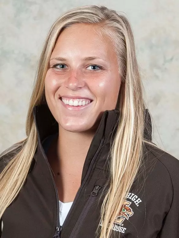 Courtney Henig Headshot