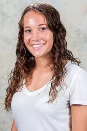 Amanda Marques Headshot
