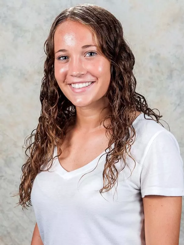 Amanda Marques Headshot