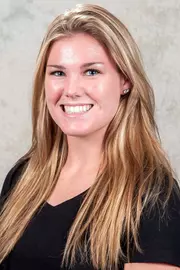Lindsay Alvarez Headshot
