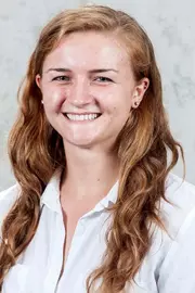 Julianna Malachin Headshot