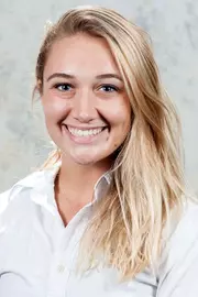 Laura Parks Headshot