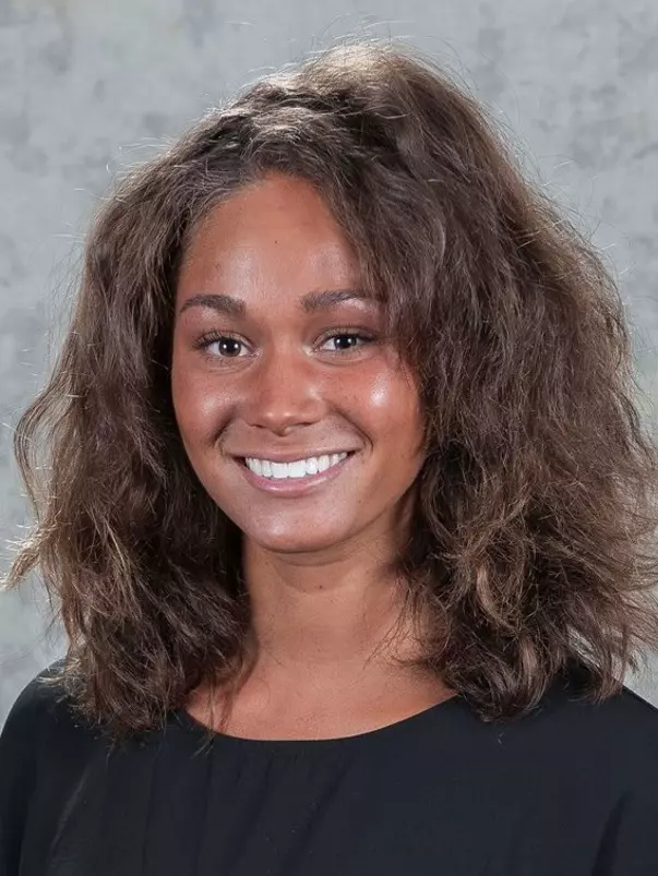 Kayla Burton Headshot