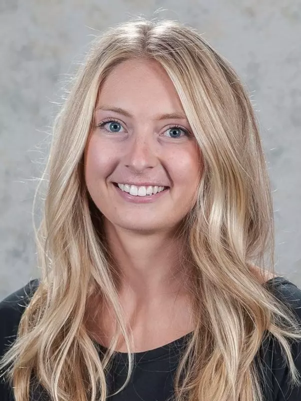 Mae Williams Headshot