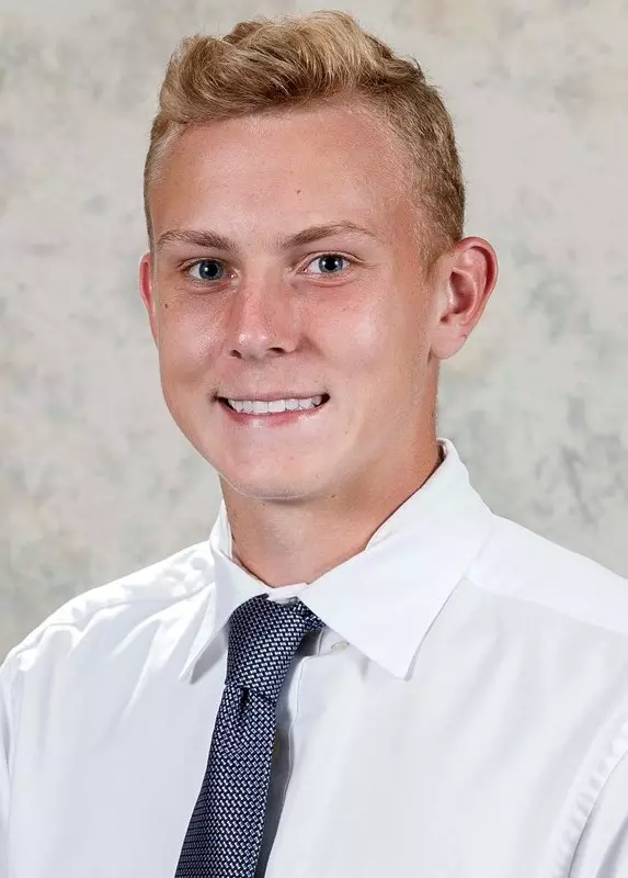 Daniel Leszcynski Headshot