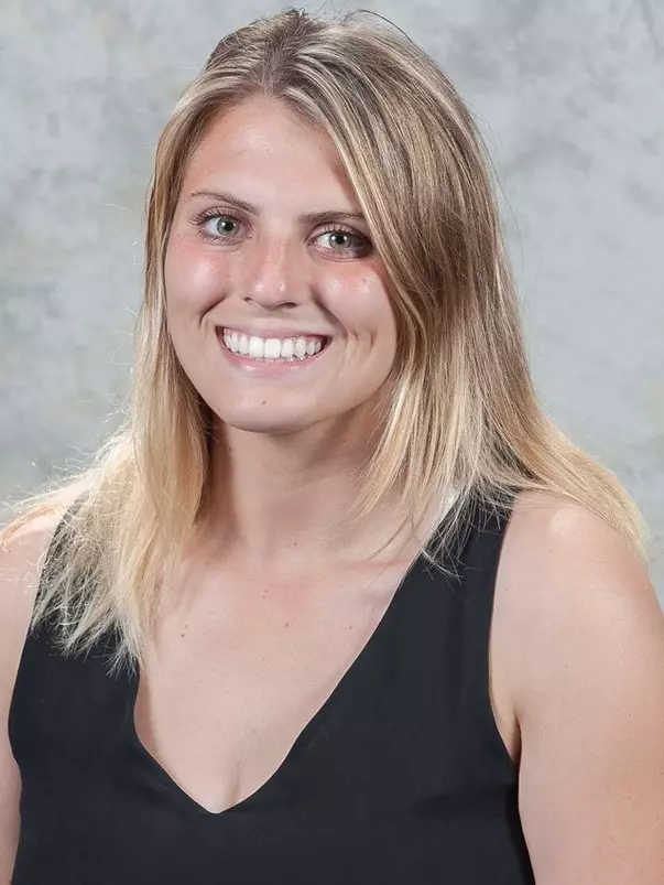 Paige Innarella Headshot