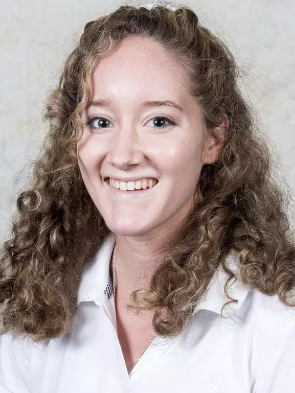 Allie MacVicar Headshot