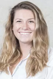 Elise Fredericks Headshot