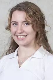 Hannah Davis Headshot