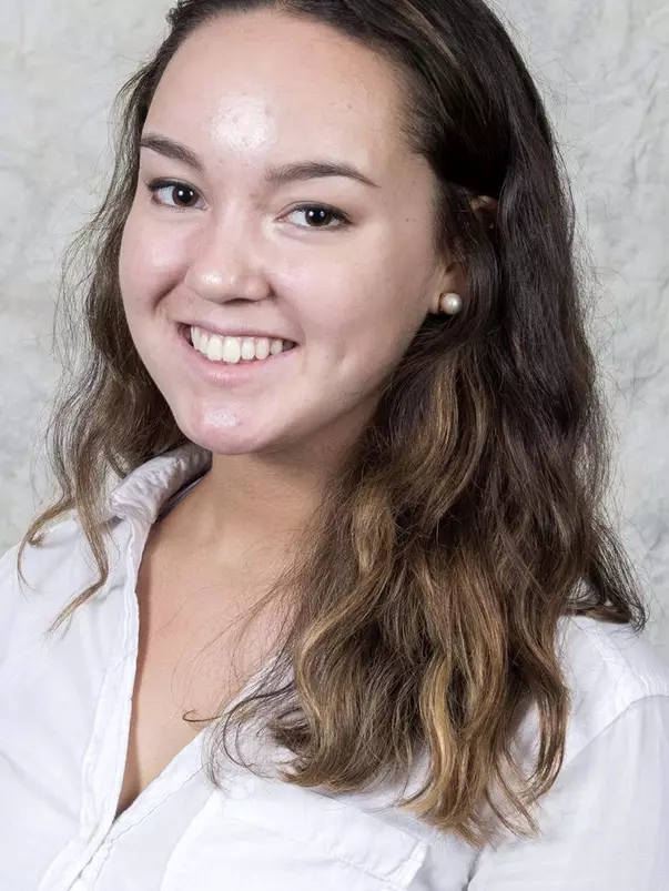 Julia Nelson Headshot