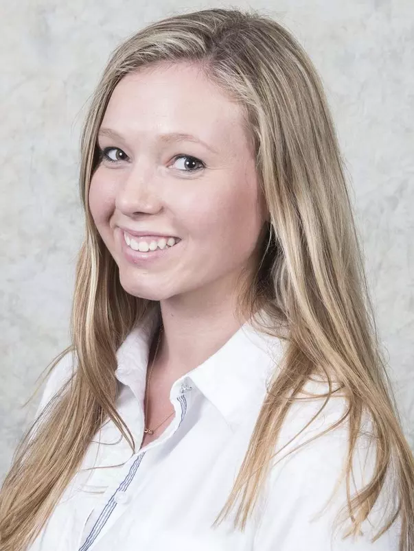 Maxine Manville Headshot