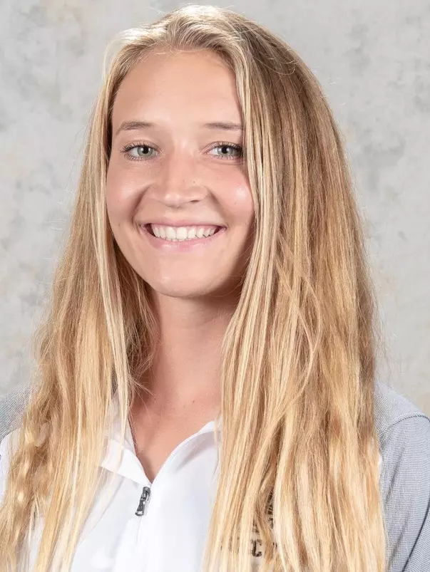 Abby Furtmann Headshot