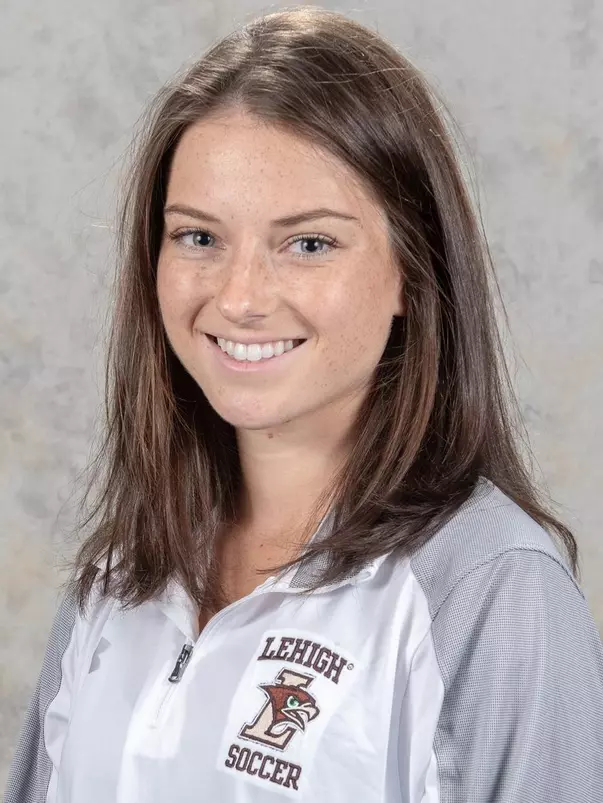 Maggie Wadsworth Headshot