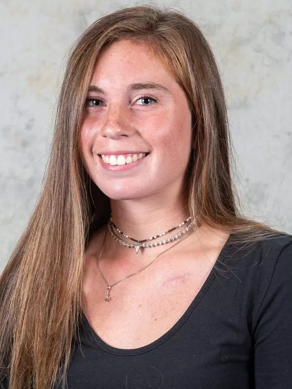 Steph Brabender Headshot