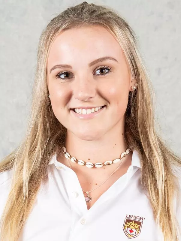Sara Gould Headshot