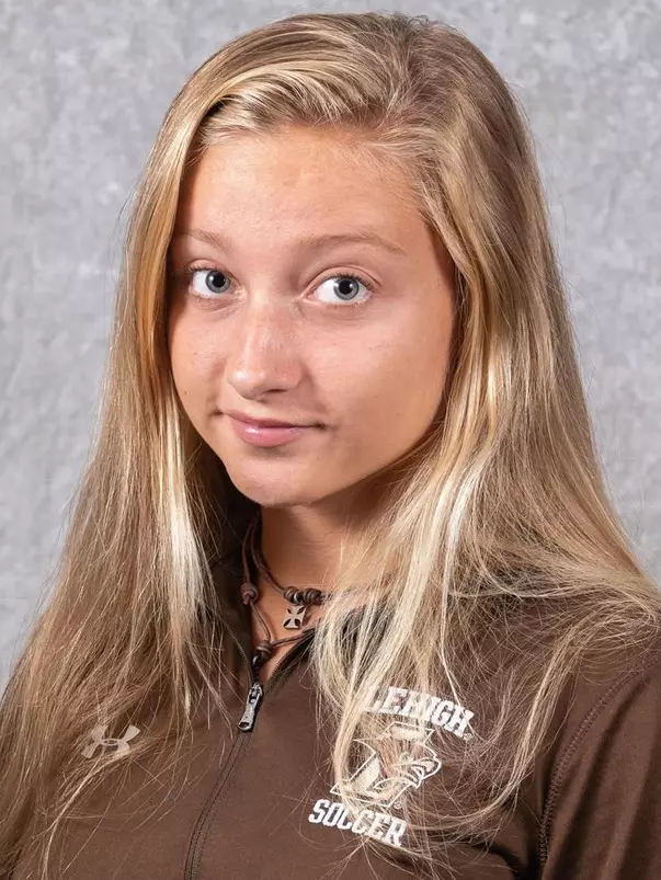 Chloe Sherman Headshot