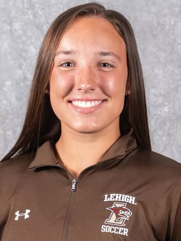 Ryelle Shuey Headshot