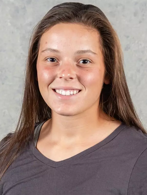 Maddie Kahn Headshot