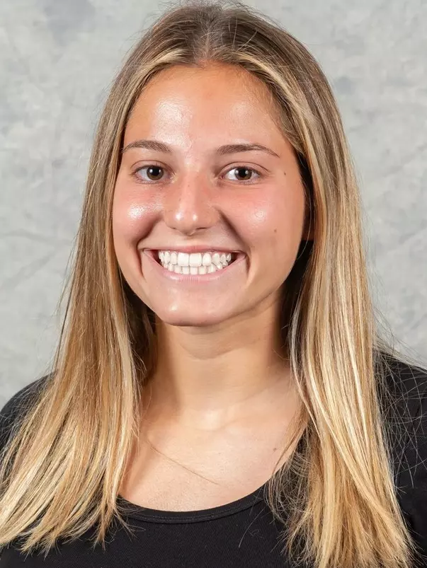 Sophie Leighton Headshot