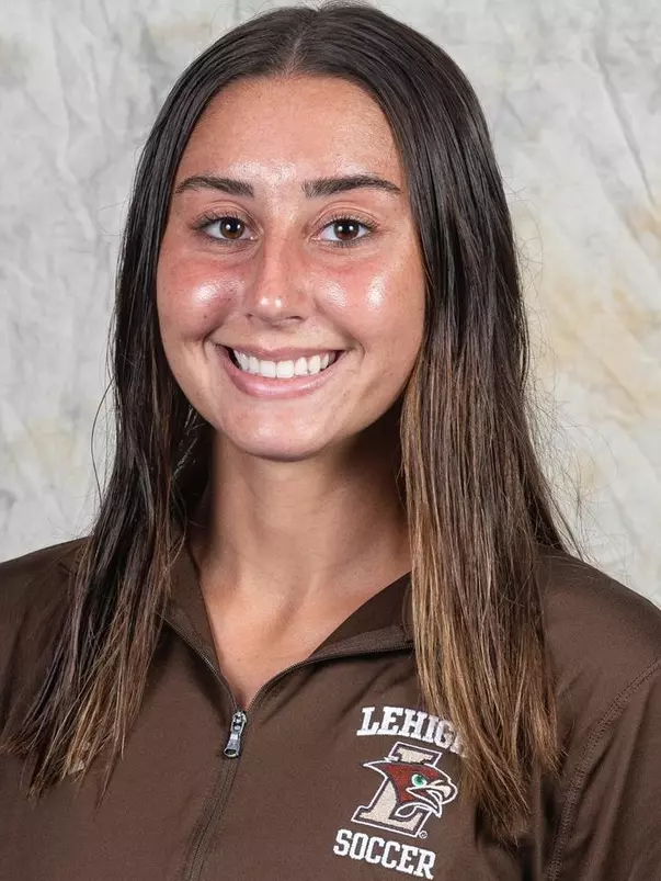 Zoe Schutter Headshot