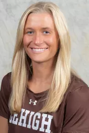 Lauren Warfield Headshot