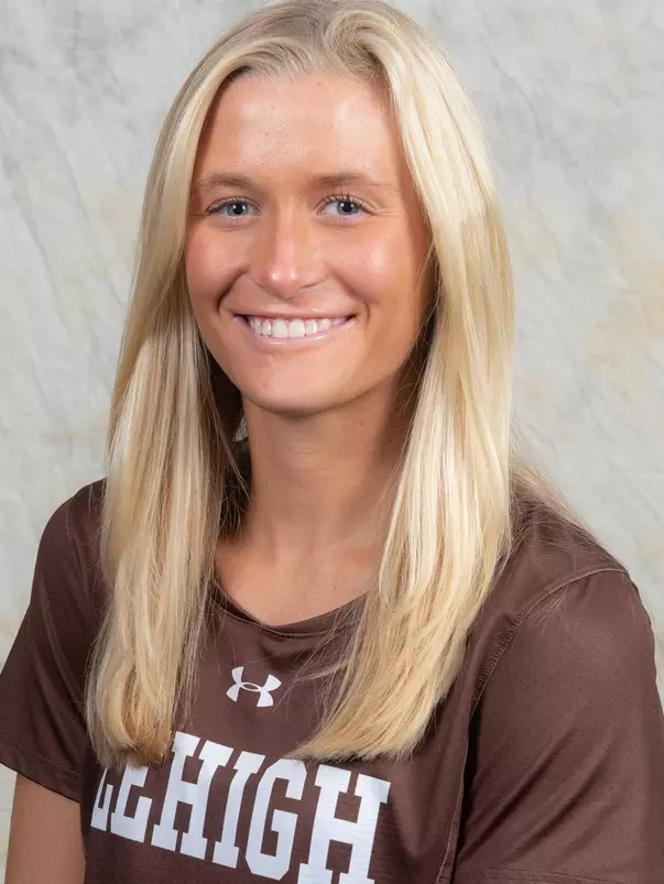 Lauren Warfield Headshot