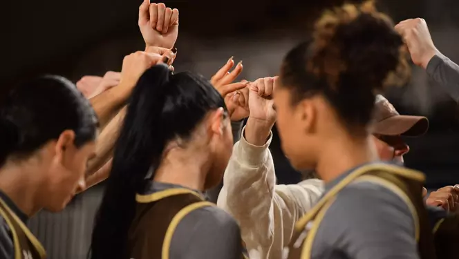 WBB Team Huddle Preseason 2025