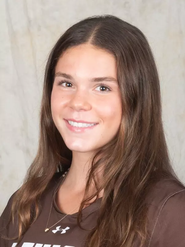 Isla Cleveland Headshot 27