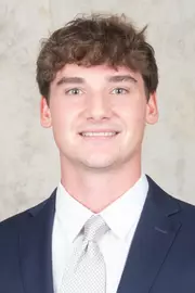 Steele Crom headshot 26-27