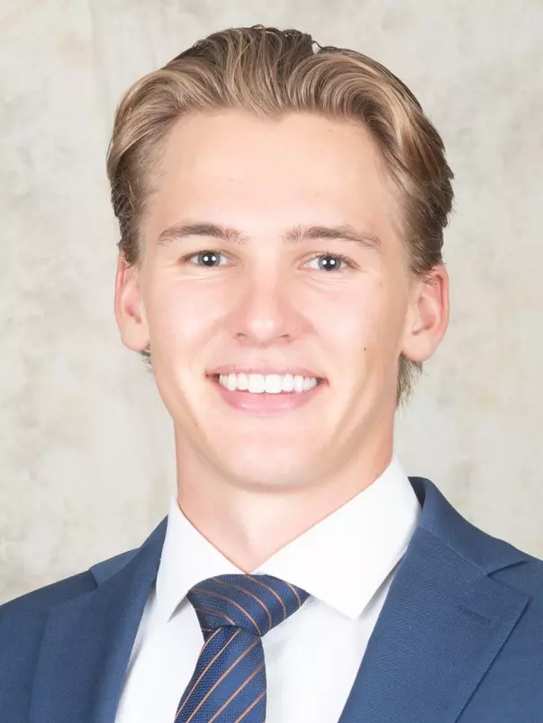 Hunter Polonkey headshot 26-27