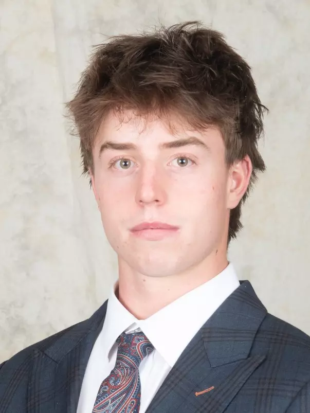 Finn Morgan headshot 26-27