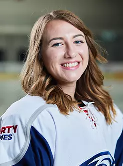 Julia Hoffmeier headshot