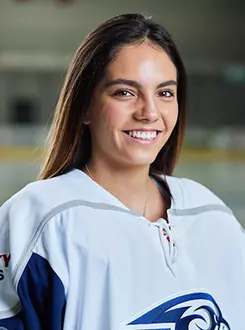 Dominique Duenas headshot