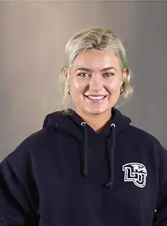 Caroline Mills headshot