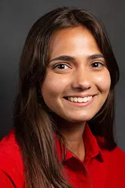 Stephanie Russak headshot