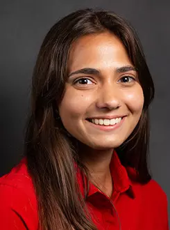 Stephanie Russak headshot