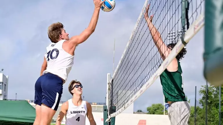 Freshman beach duo impresses at USA Volleyball national team scouting event