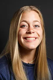 Abigail Kenniv headshot