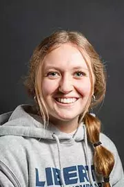 Ava Nicastro headshot