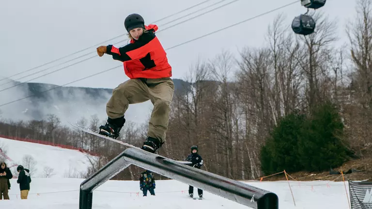 Snowboarders, skiers land first-place finishes at USCSA season-opening events in N.C.