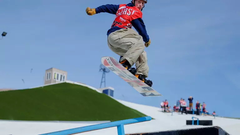 Skiers, snowboarders thrive in Sunday’s USCSA Rail Jam at Snowflex