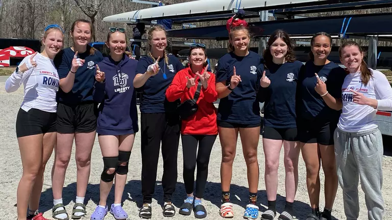 Rowers cut through windy conditions, leave boats in wakes at Occoquan Sprints