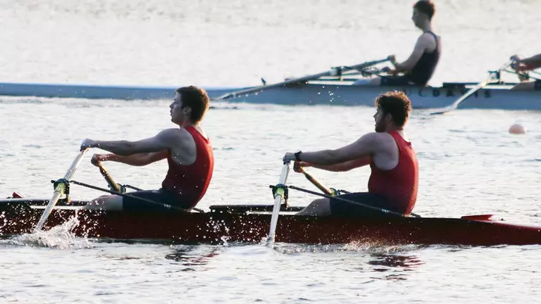 Rowers keep pace with nation’s best collegiate clubs at ACRA Championships