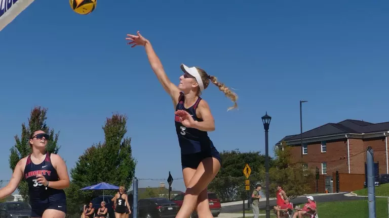 Women’s beach volleyball finds success in first tournament under new head coach