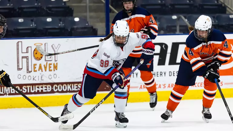 DII women improve to 12-0 at home by overwhelming guests in ACCHL Showcase