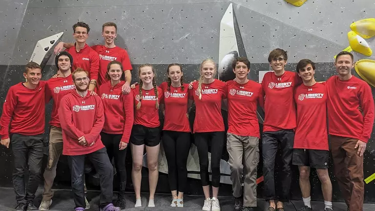 Graduate Taylor, freshmen Kerns, Dausch qualify for next month’s USA Climbing Collegiate Nationals in Arizona