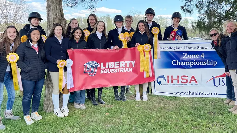 Hunt Seat riders third at Zone 4 show, Saunders qualifies for Cacchione Cup at IHSA Nationals
