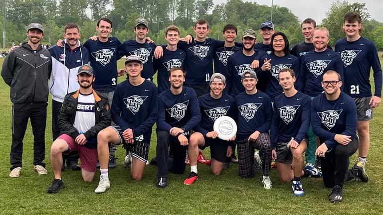 Men’s ultimate lands in 11th, women finish 15th at Atlantic Coast Regionals