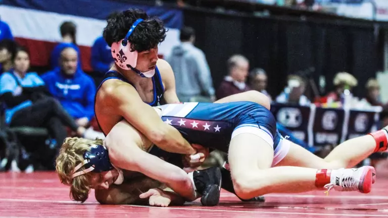 Men’s wrestlers finish 2-2, settle for 11th place at 44th Virginia Duals