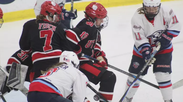 Lady Flames complete shutout sweep of Utes, improve to 6-0